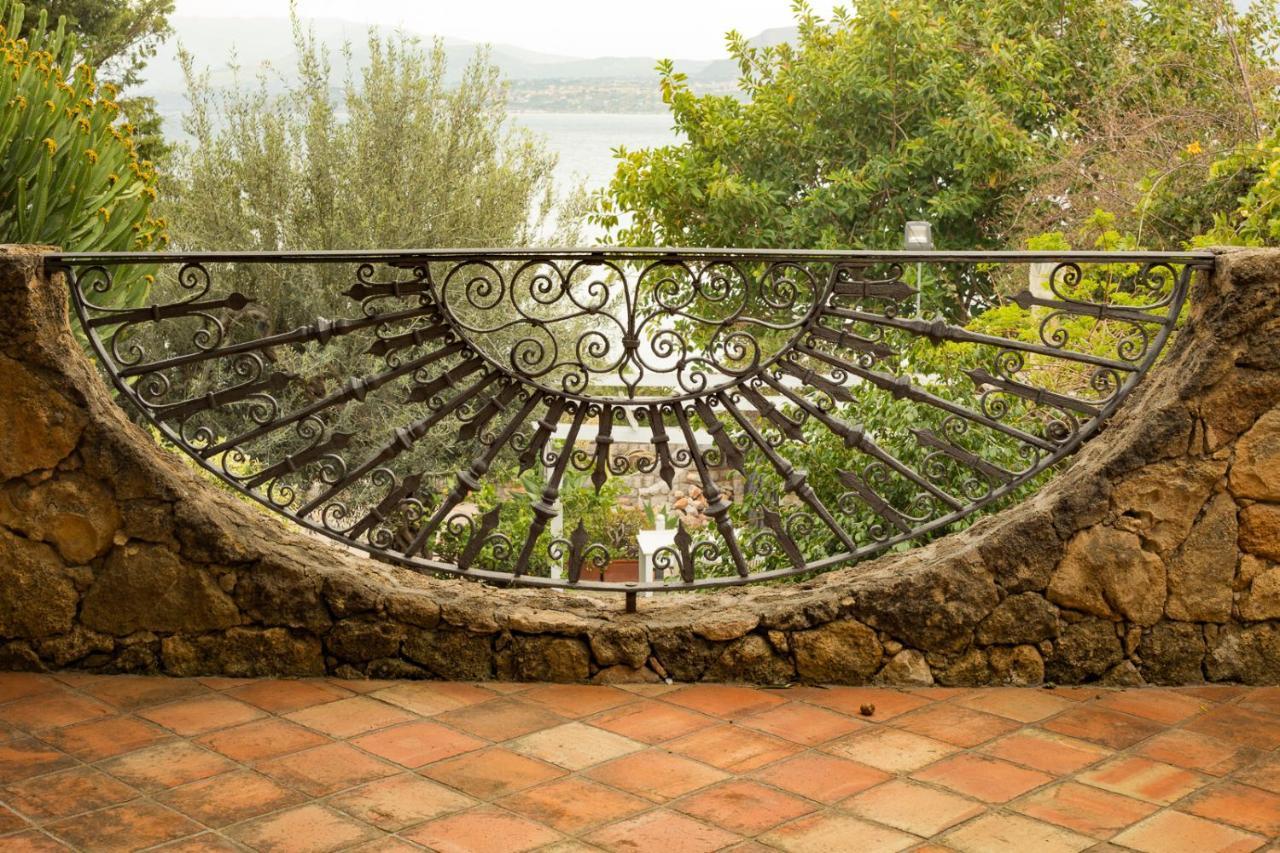 Residenza Terrazze Sul Mare Bed & Breakfast Santa Flavia Ngoại thất bức ảnh