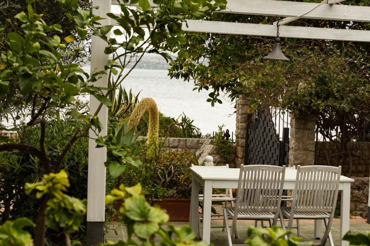 Residenza Terrazze Sul Mare Bed & Breakfast Santa Flavia Ngoại thất bức ảnh