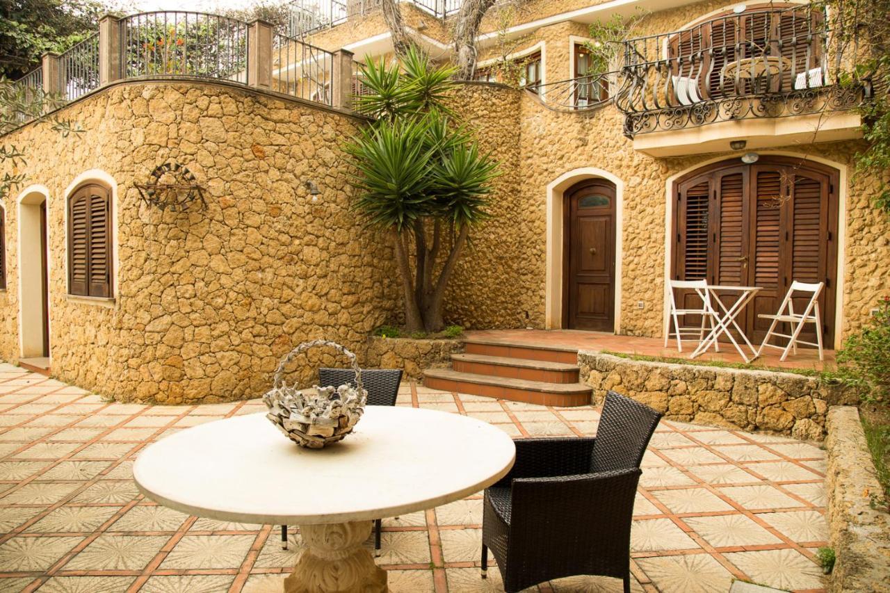 Residenza Terrazze Sul Mare Bed & Breakfast Santa Flavia Ngoại thất bức ảnh